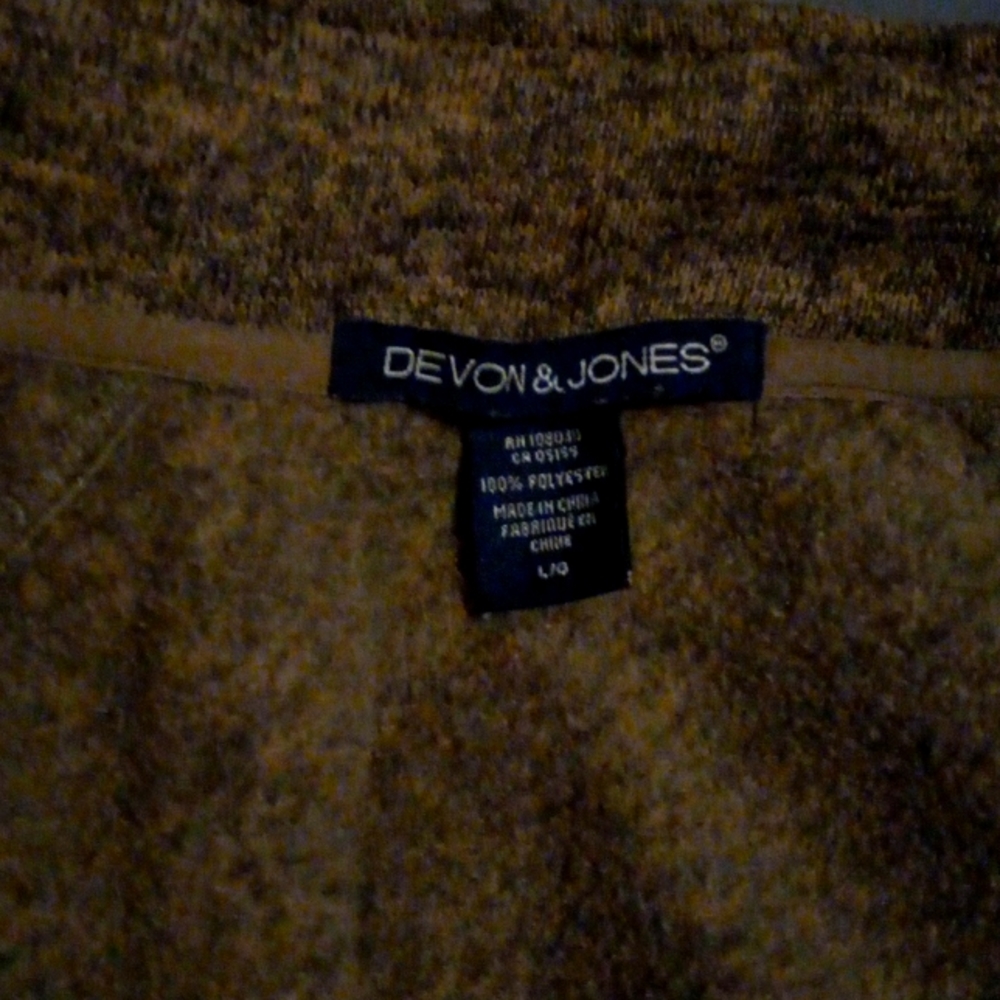 Devon and Jones Large very warm Good looking Jacket. Large to xl. I'm 6'3 240 it